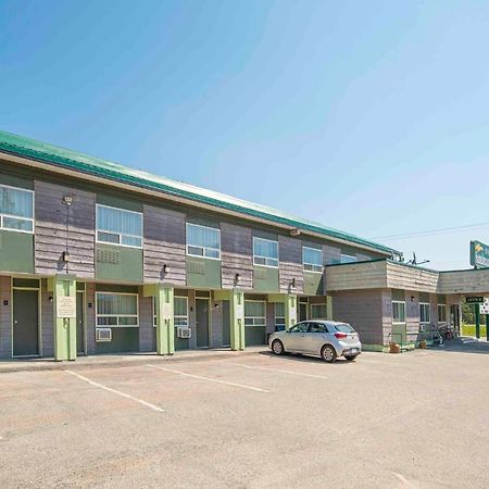 Sandman Inn Blue River Bagian luar foto