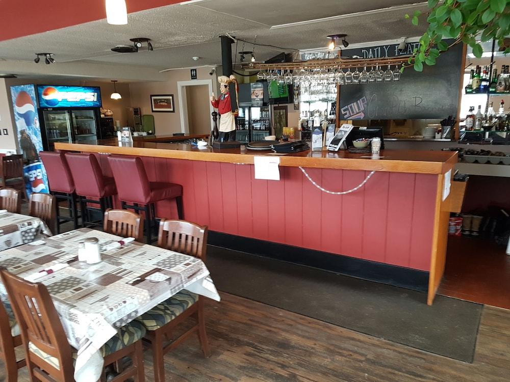 Sandman Inn Blue River Bagian luar foto