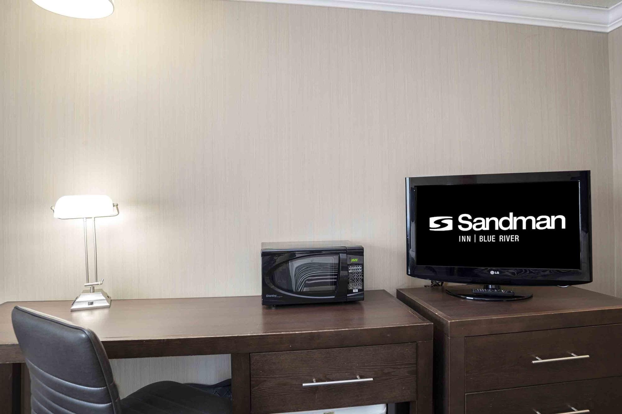Sandman Inn Blue River Bagian luar foto