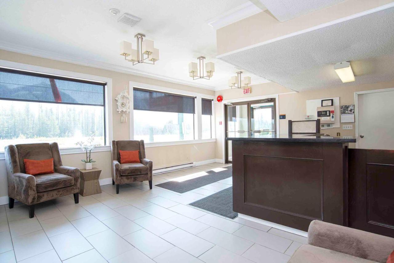 Sandman Inn Blue River Bagian luar foto